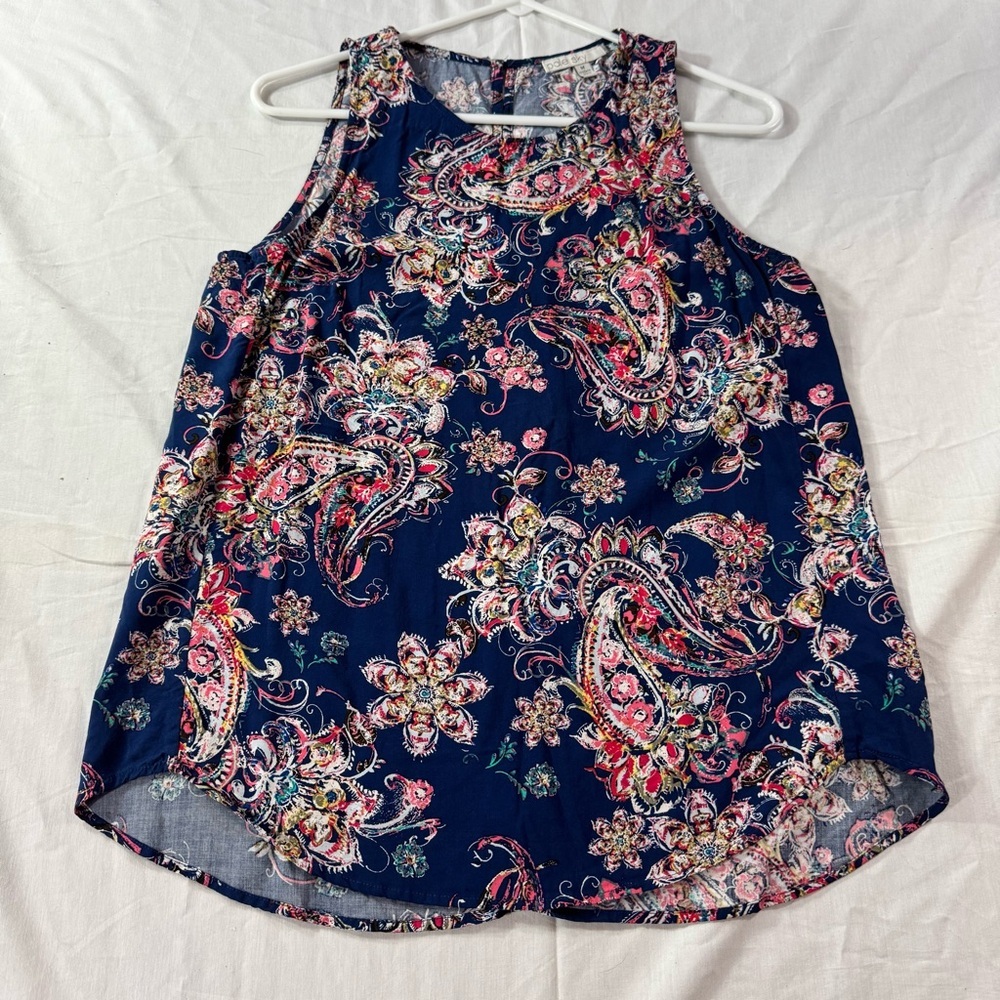G95. Pale Sky Floral Sleeveless Top - Navy & Pink (M)
